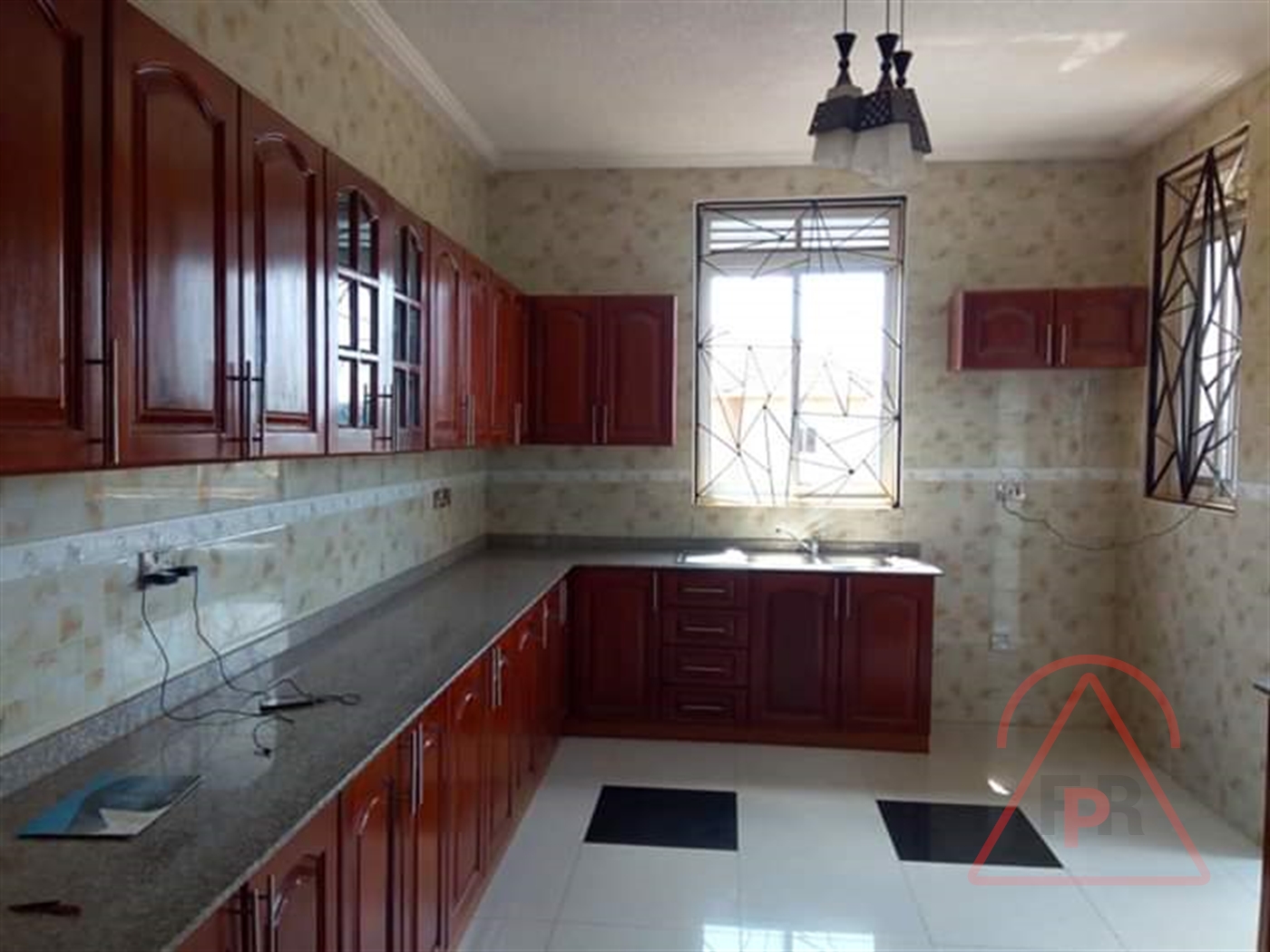 Mansion for rent in Kira Wakiso