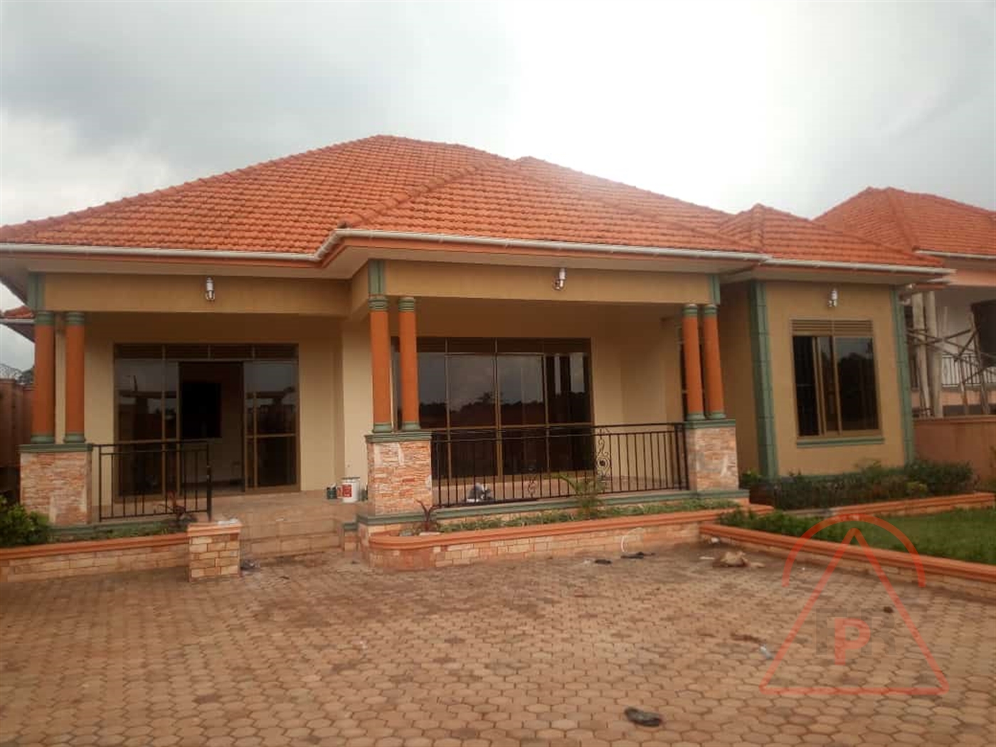 Mansion for sale in Kira Wakiso