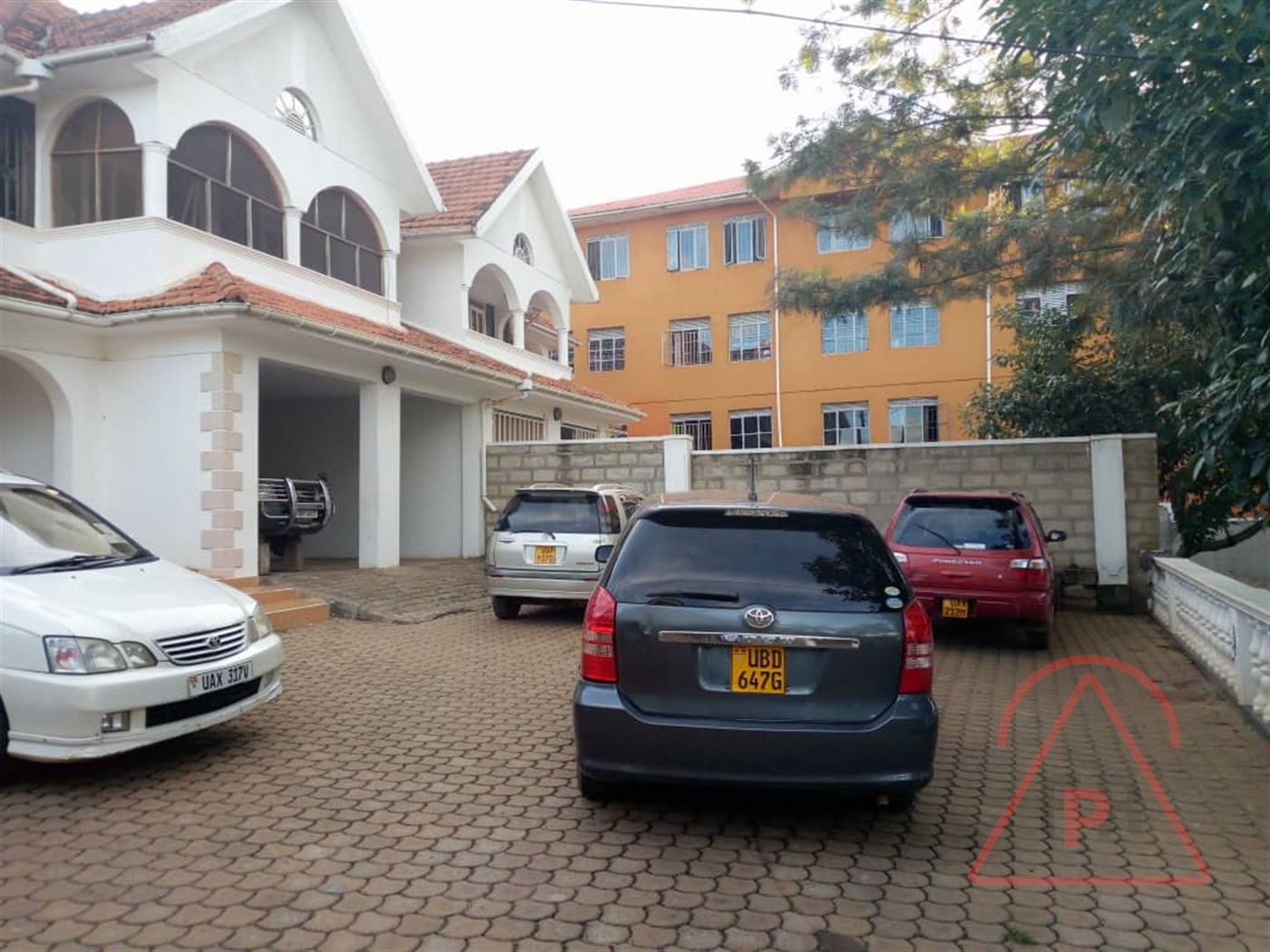 Mansion for sale in Bugoloobi Kampala