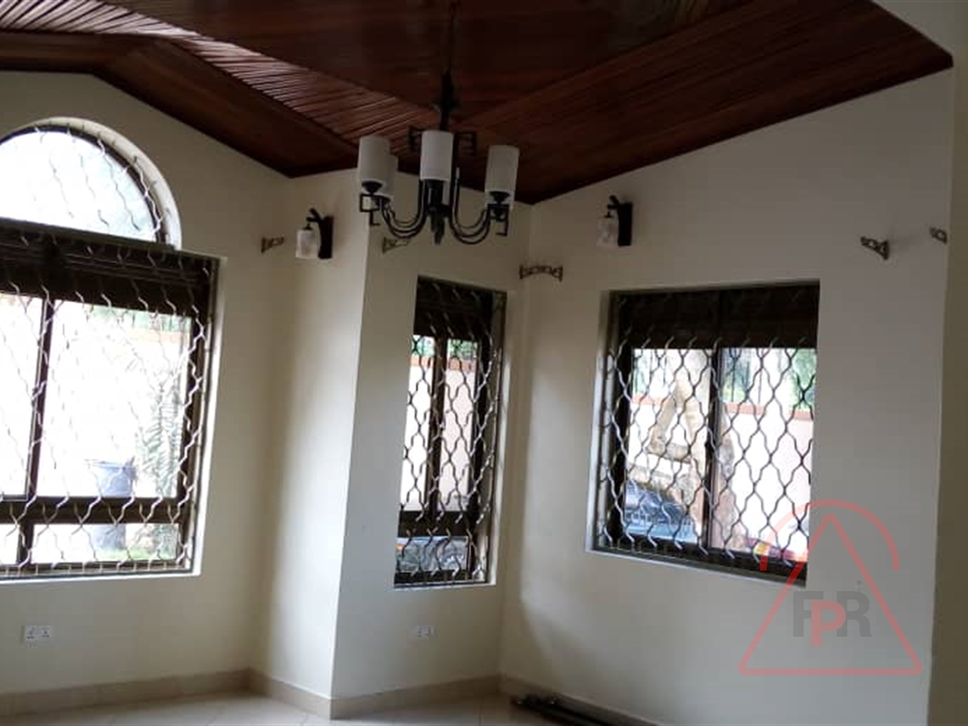 Mansion for rent in Bugoloobi Kampala