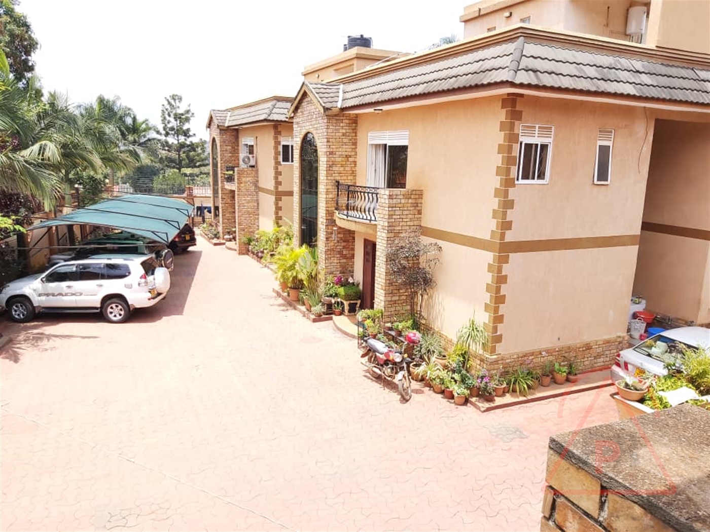 Villa for sale in Bukoto Kampala