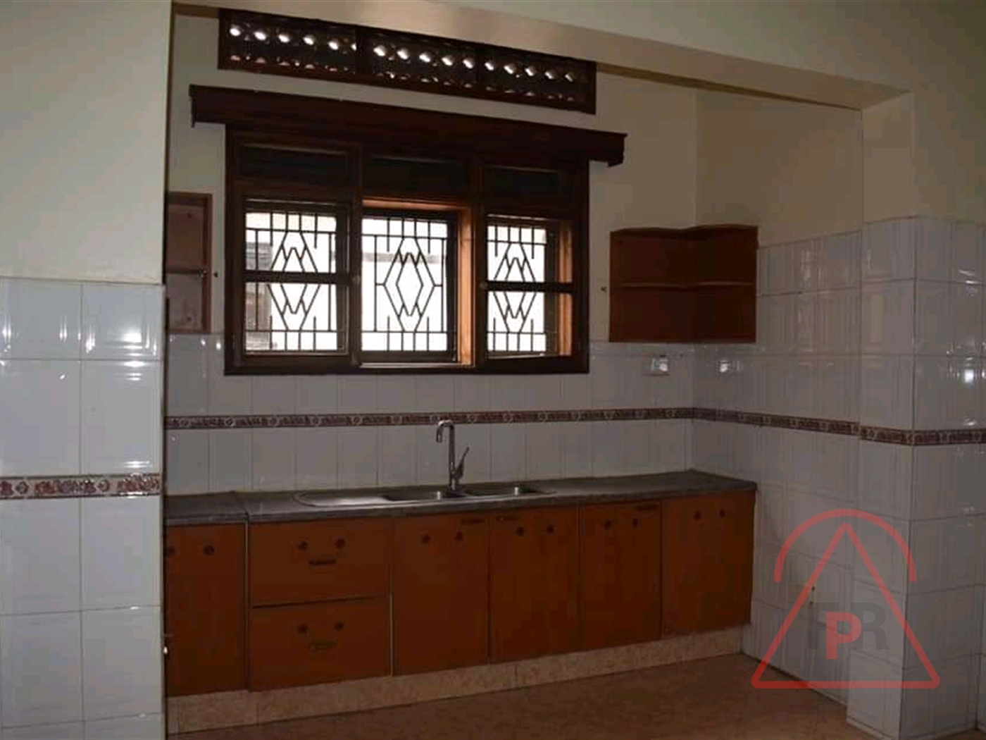 Bungalow for sale in Bugoloobi Kampala