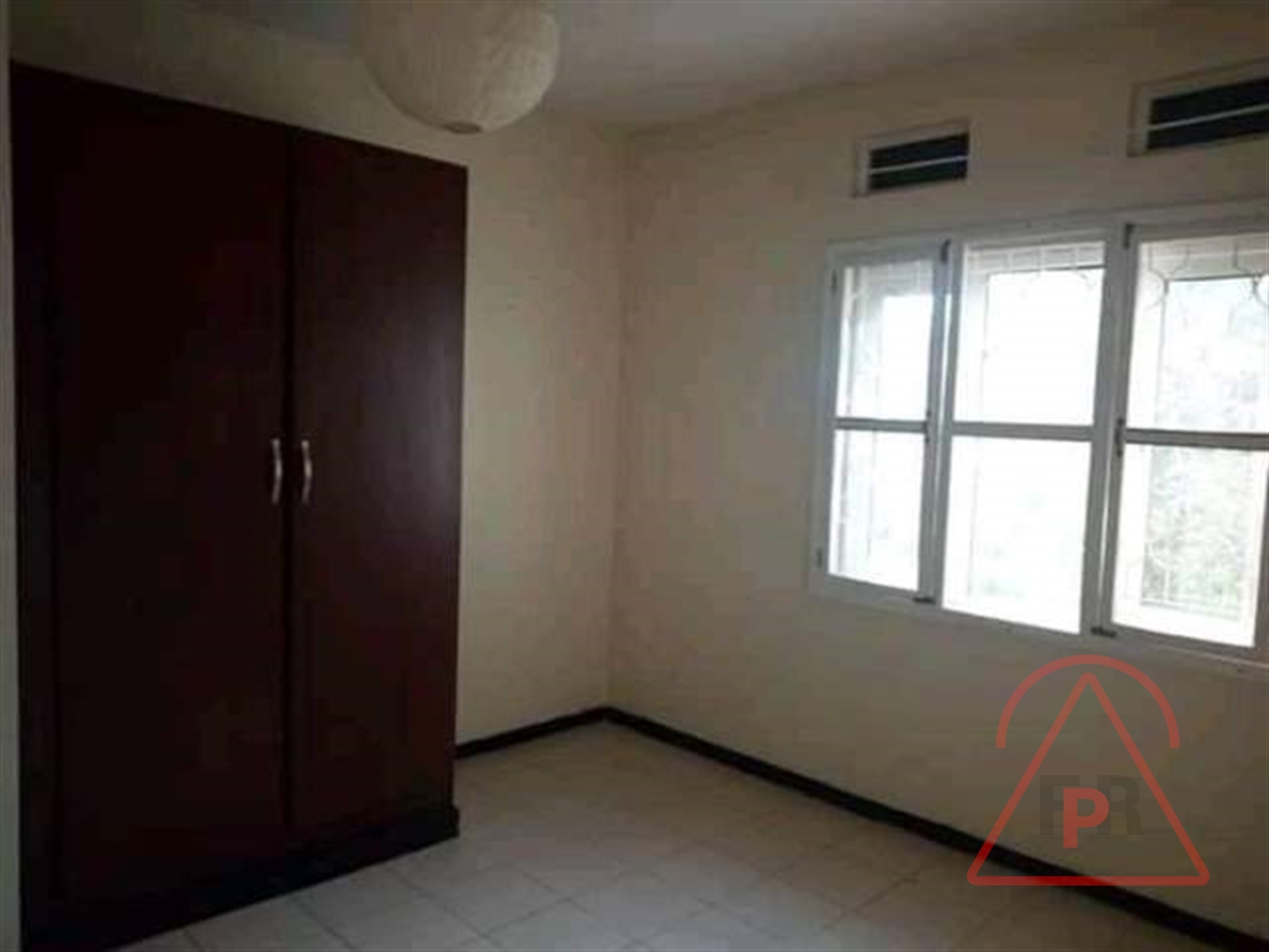 Bungalow for rent in Bugoloobi Kampala