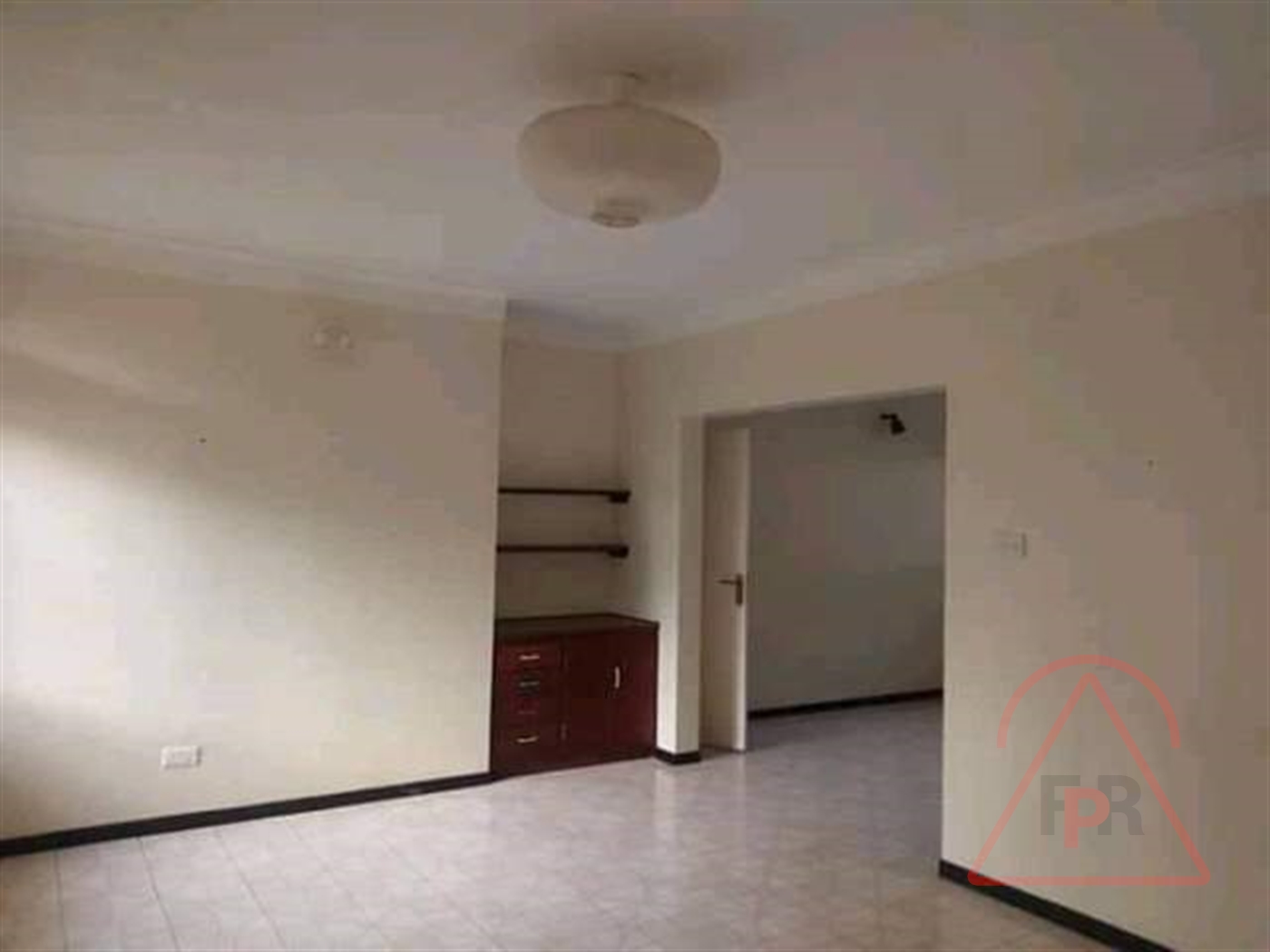 Bungalow for rent in Bugoloobi Kampala