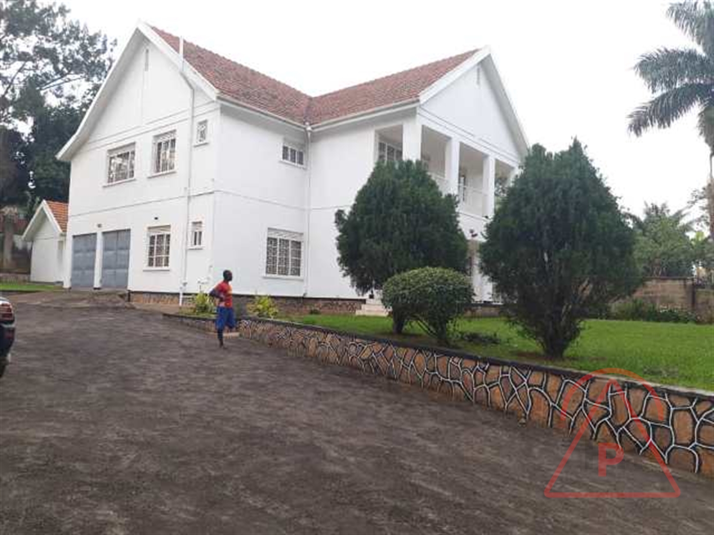 Mansion for rent in Bugoloobi Kampala