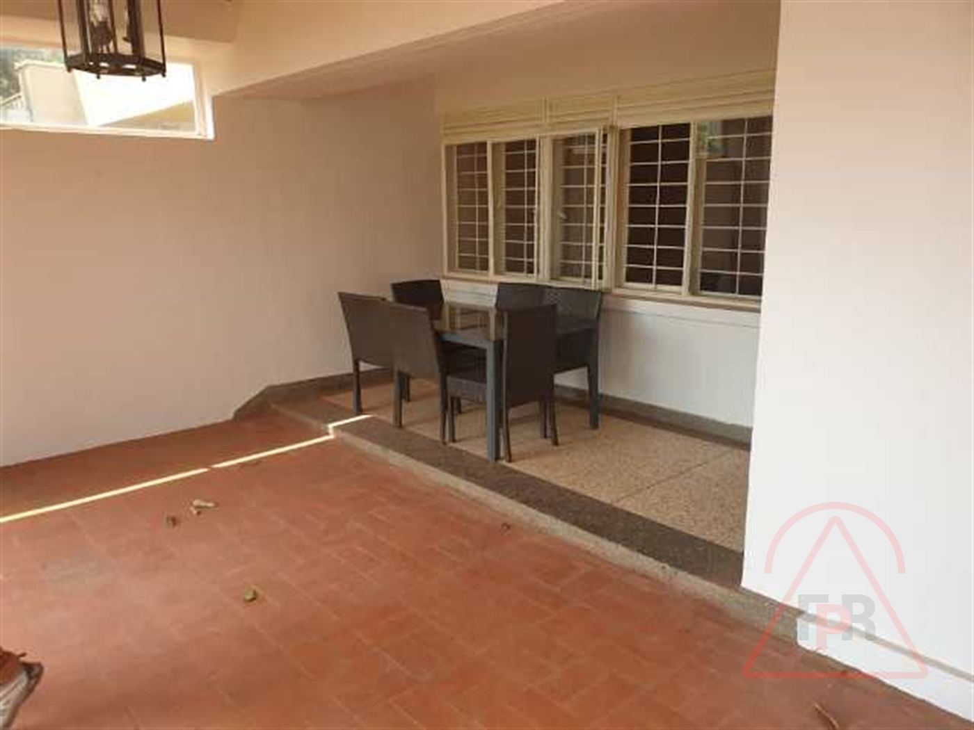 Bungalow for rent in Bugoloobi Kampala