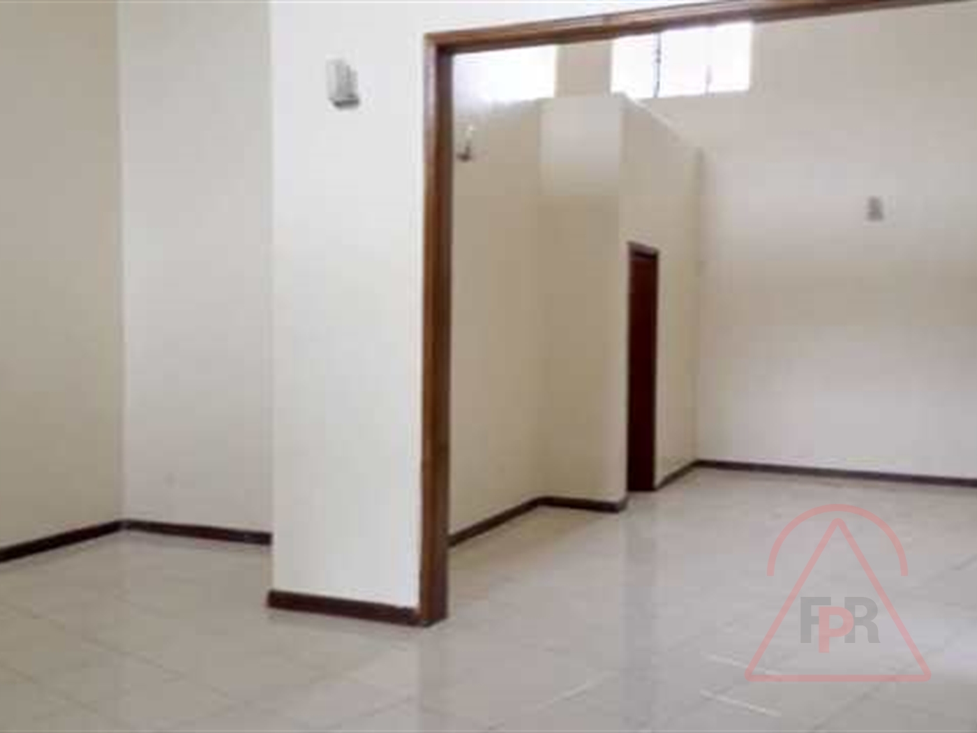 Bungalow for rent in Bugoloobi Kampala