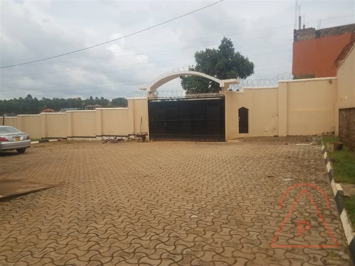 Mansion for sale in Kira Wakiso