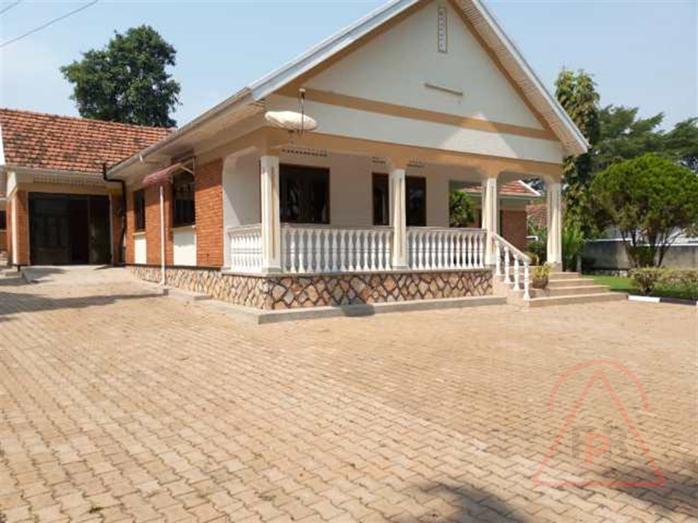 Bungalow for rent in Luzira Kampala