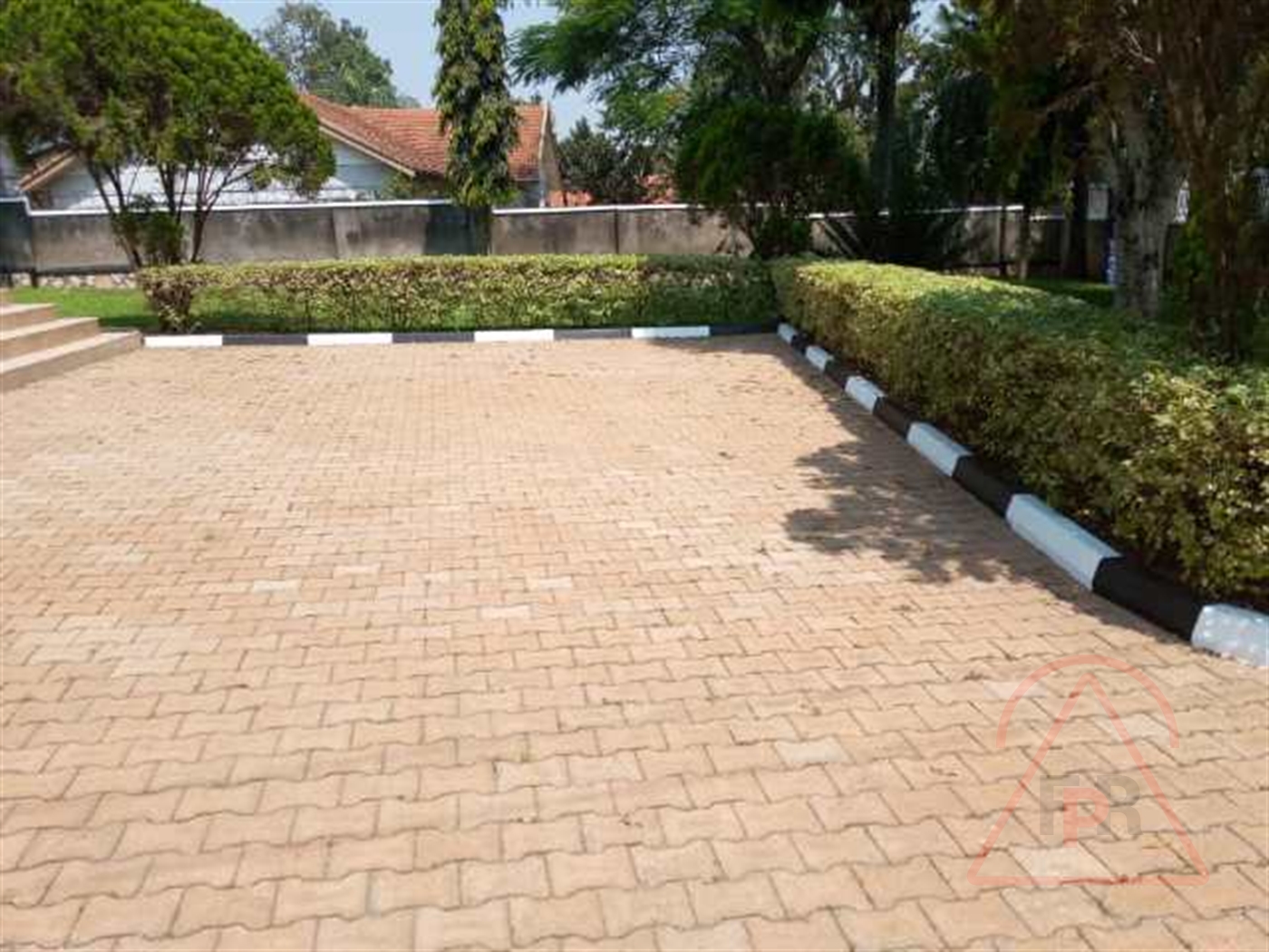 Bungalow for rent in Luzira Kampala