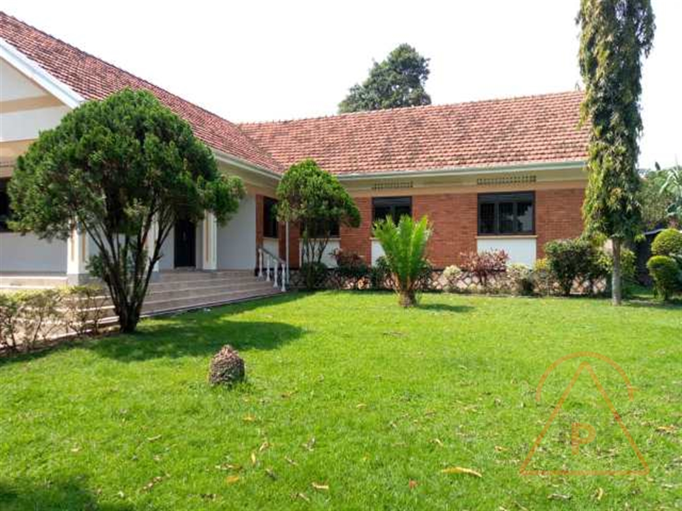 Bungalow for rent in Luzira Kampala