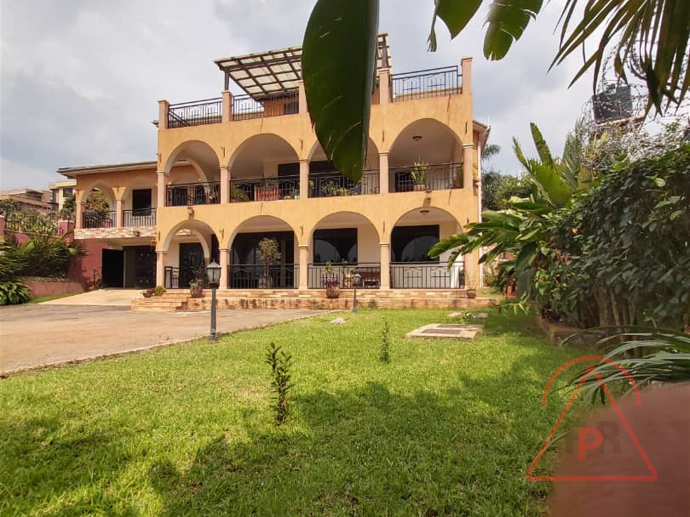 Mansion for sale in Munyonyo Kampala