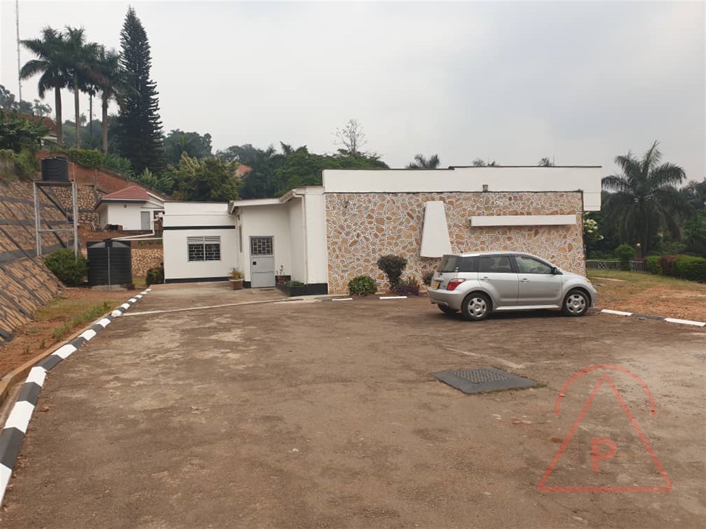 Bungalow for rent in Kololo Kampala