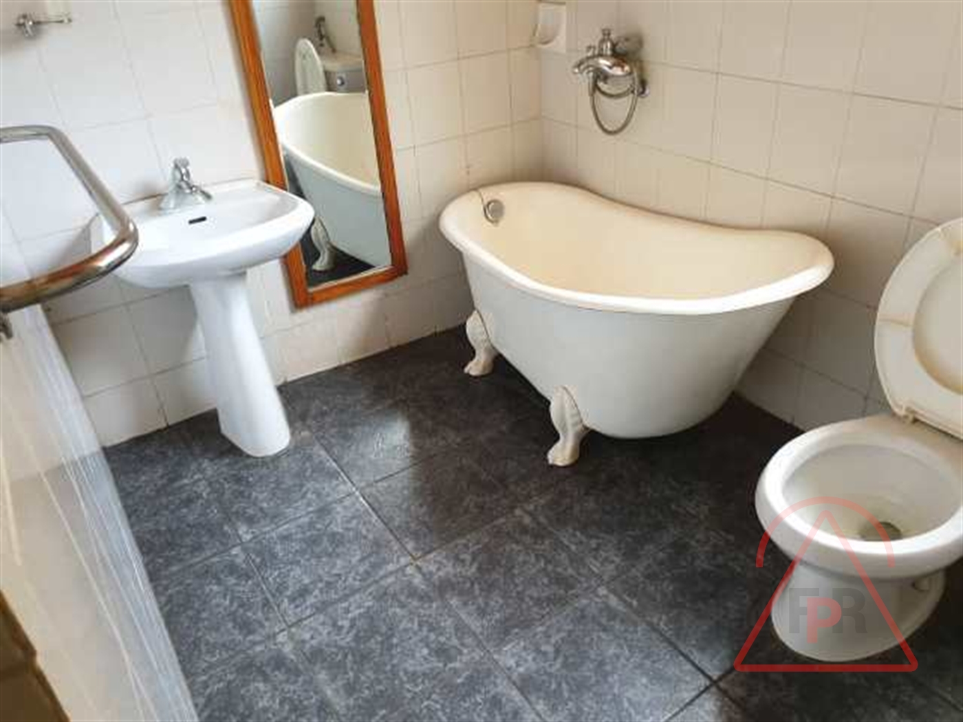 Bathroom (Toilet)