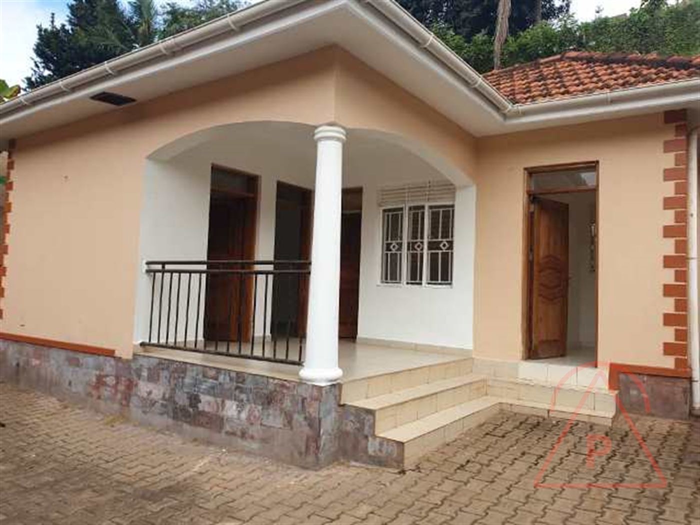 Duplex for rent in Kololo Kampala