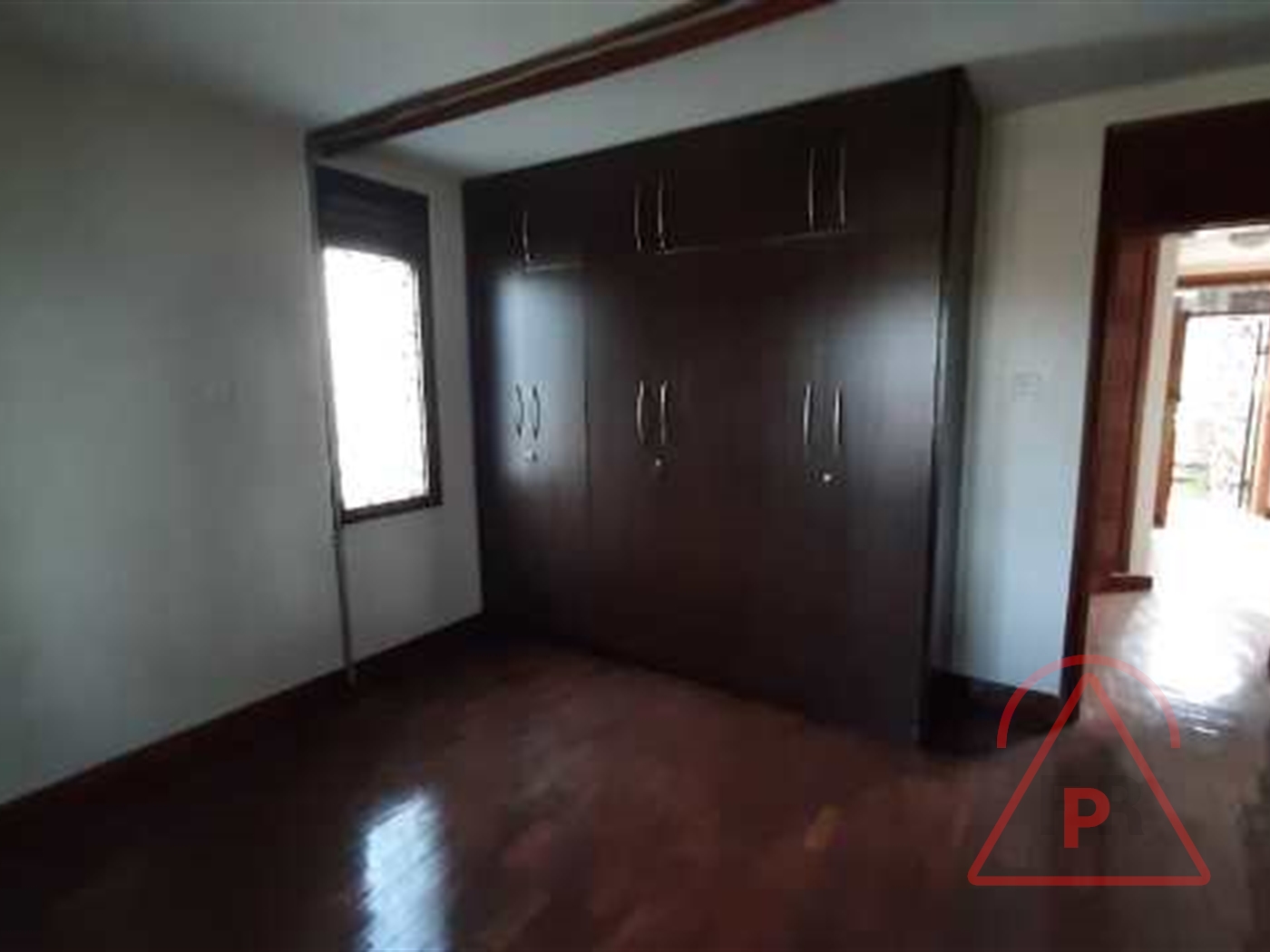 Town House for rent in Bugoloobi Kampala