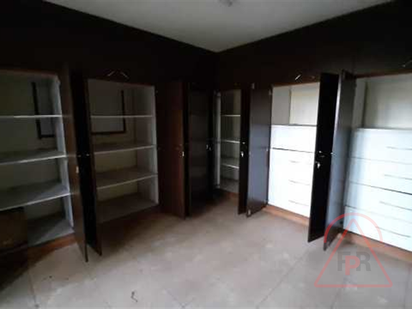 Town House for rent in Bugoloobi Kampala