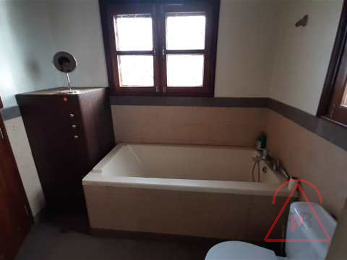 Town House for rent in Bugoloobi Kampala