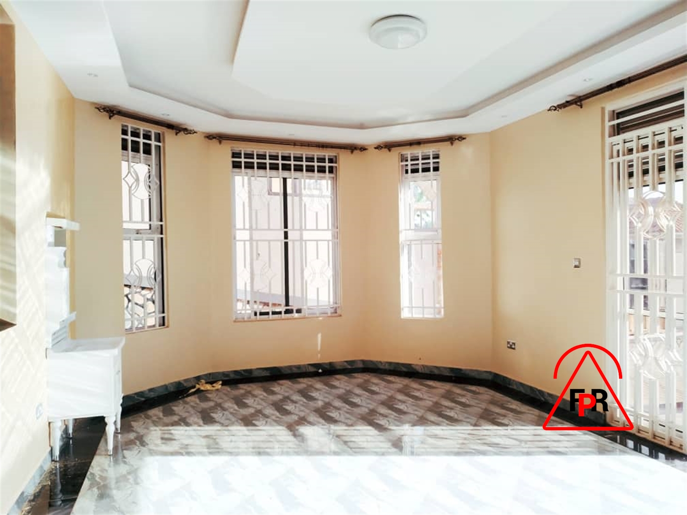 Mansion for sale in Kisaasi Wakiso