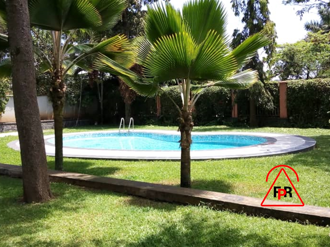 Mansion for rent in Bugoloobi Kampala