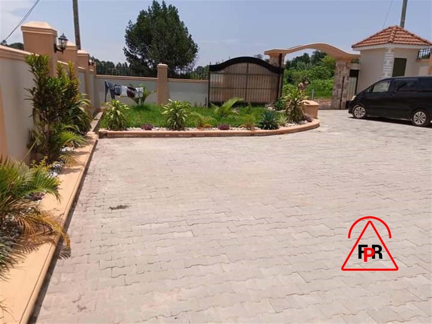 Mansion for sale in Kisaasi Kampala