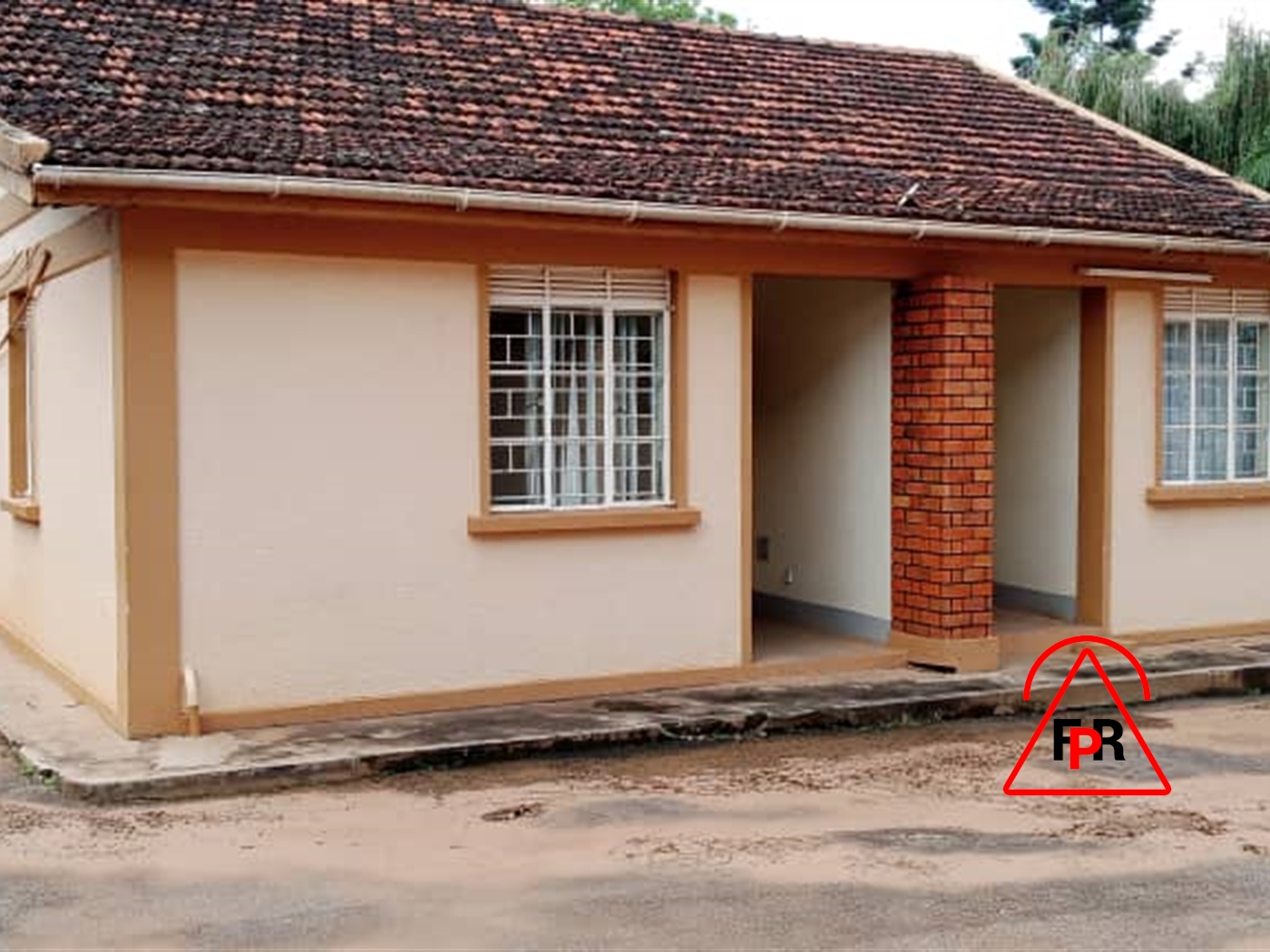 Mansion for rent in Bugoloobi Kampala