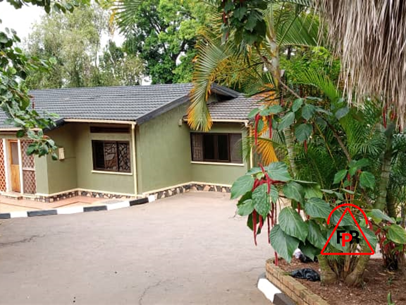 Bungalow for rent in Bugolobi Kampala