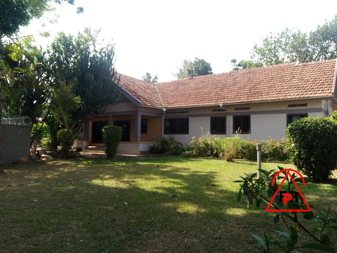 Bungalow for sale in Bugoloobi Kampala