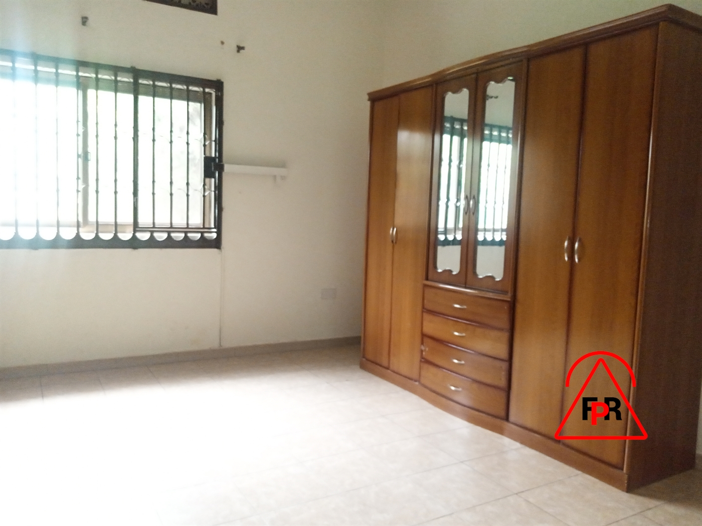 Bungalow for sale in Bugoloobi Kampala