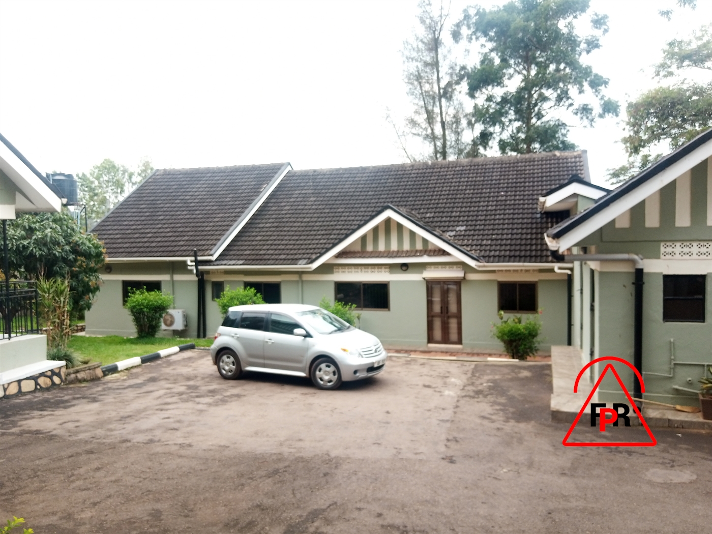 Bungalow for sale in Bugoloobi Kampala