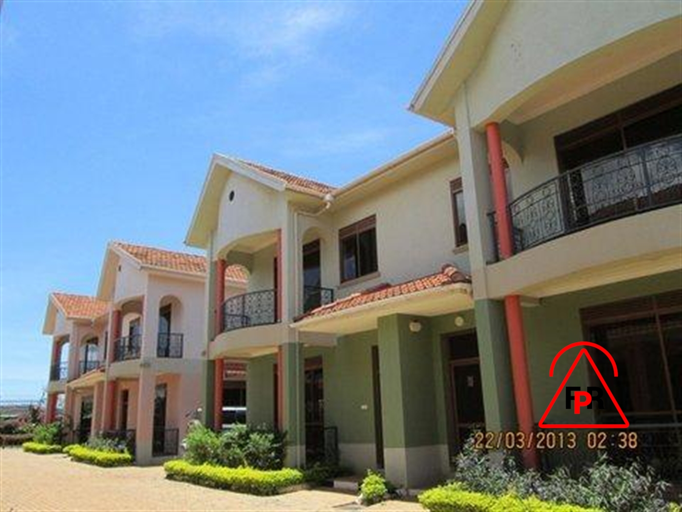 Duplex for sale in Bugoloobi Kampala