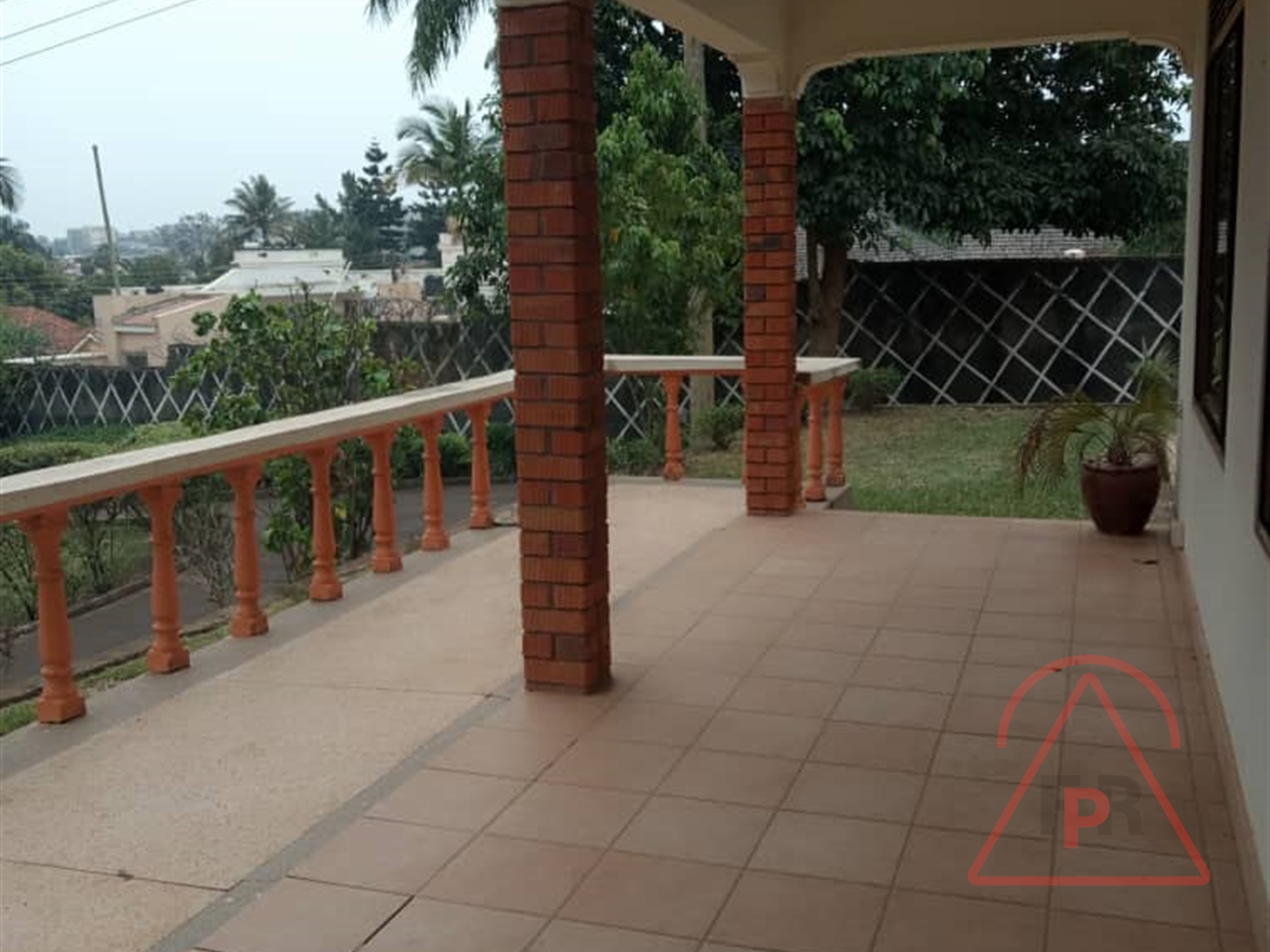 Bungalow for sale in Bugoloobi Kampala