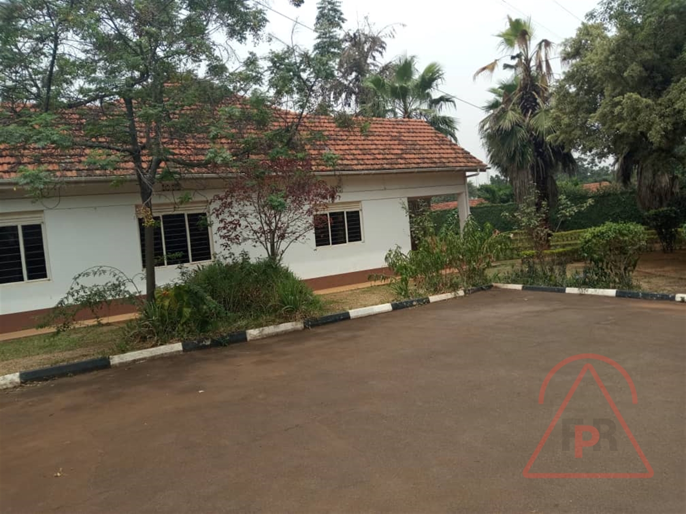 Bungalow for sale in Bugoloobi Kampala