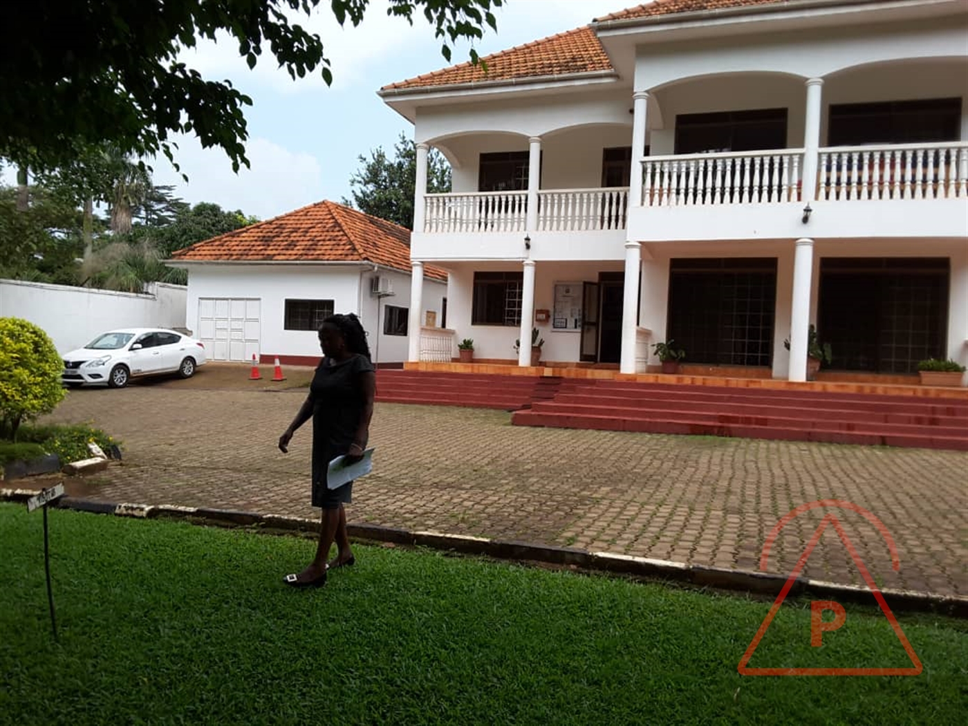 Mansion for sale in Bugoloobi Kampala