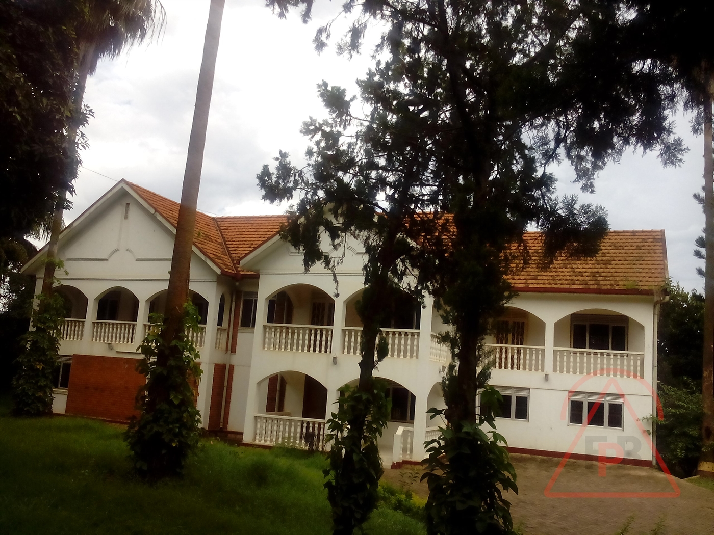 Town House for rent in Kololo Kampala