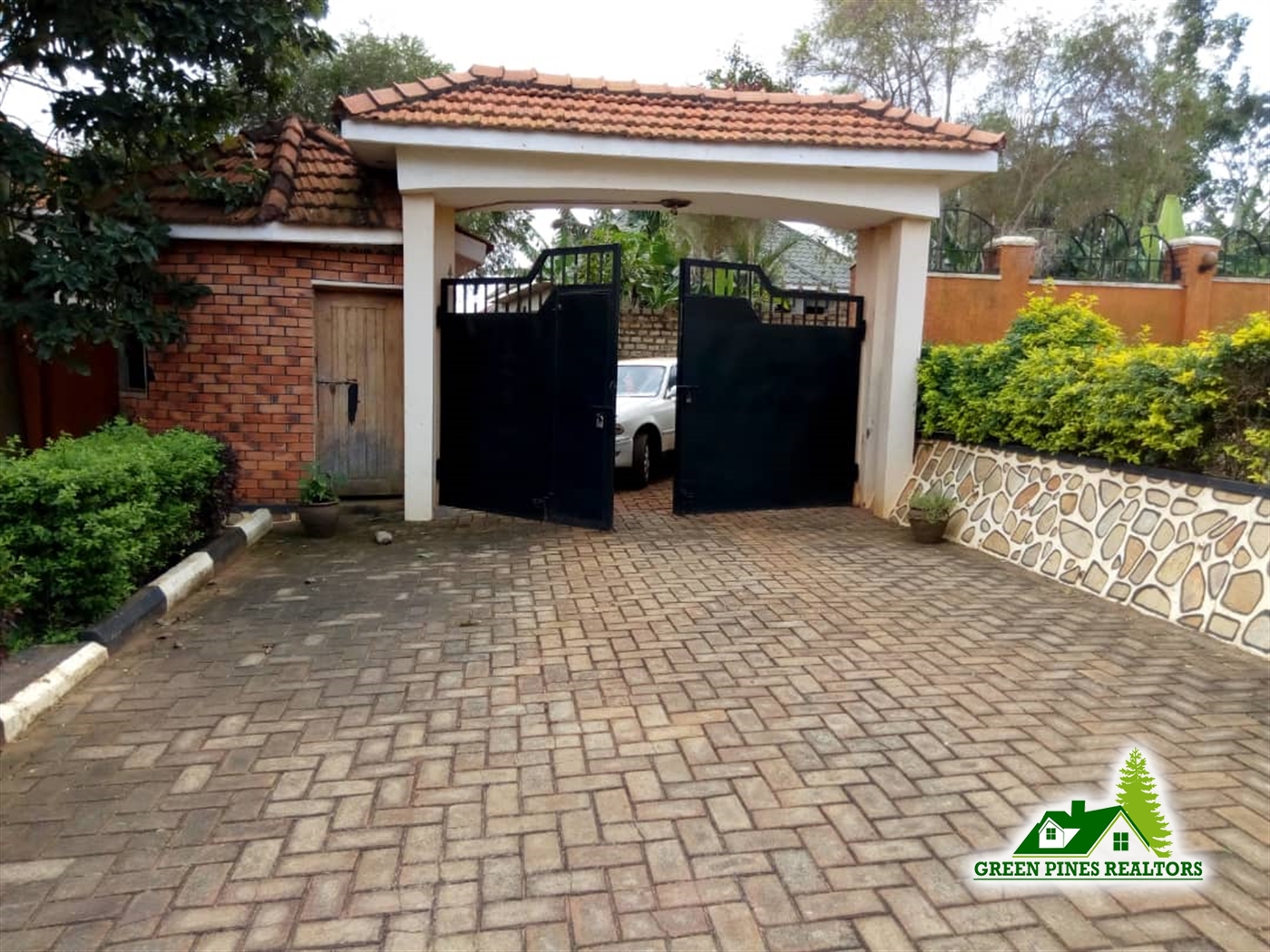 Bungalow for sale in Kitende Wakiso