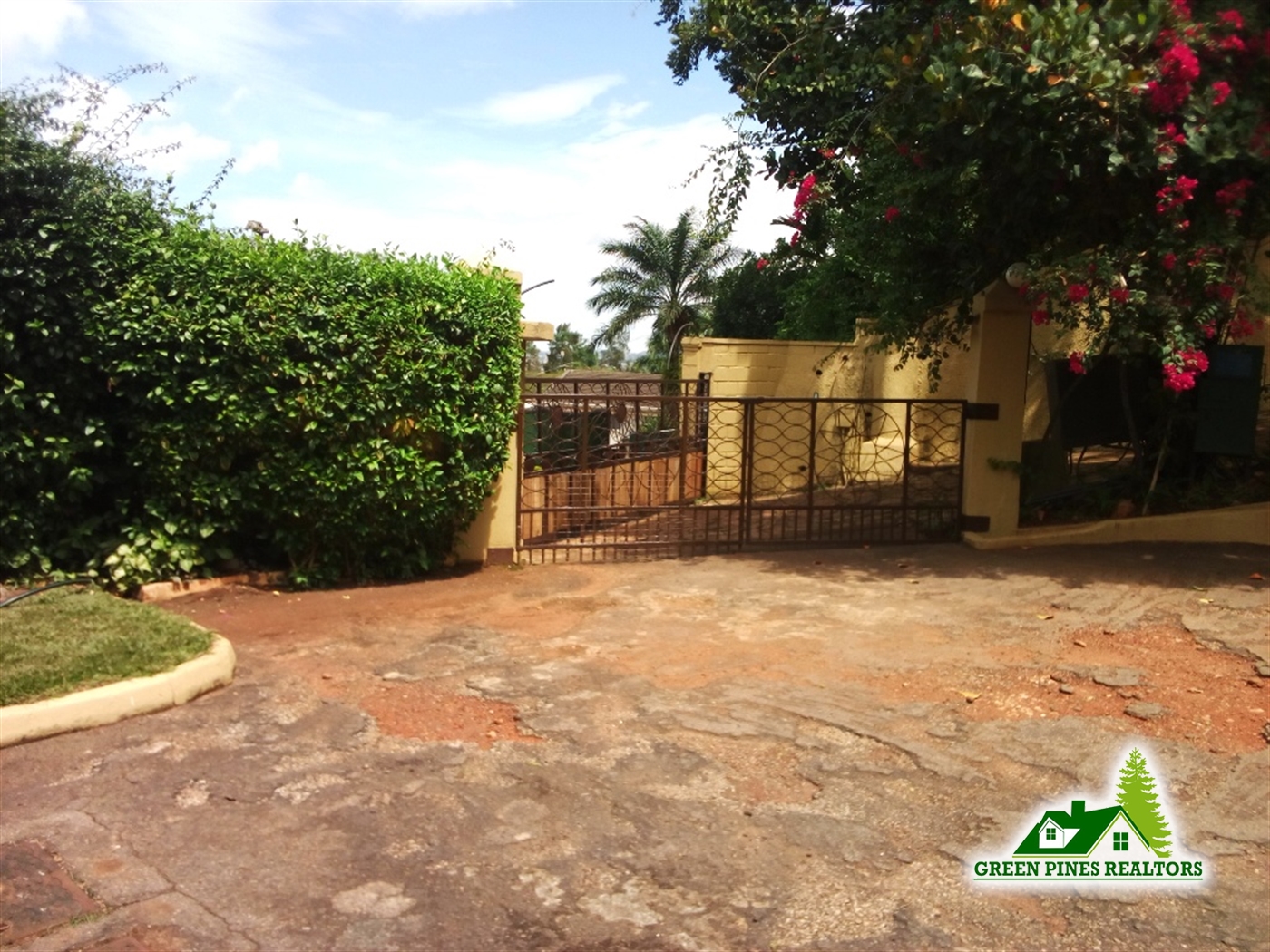 Maisonette for rent in Mbuya Kampala