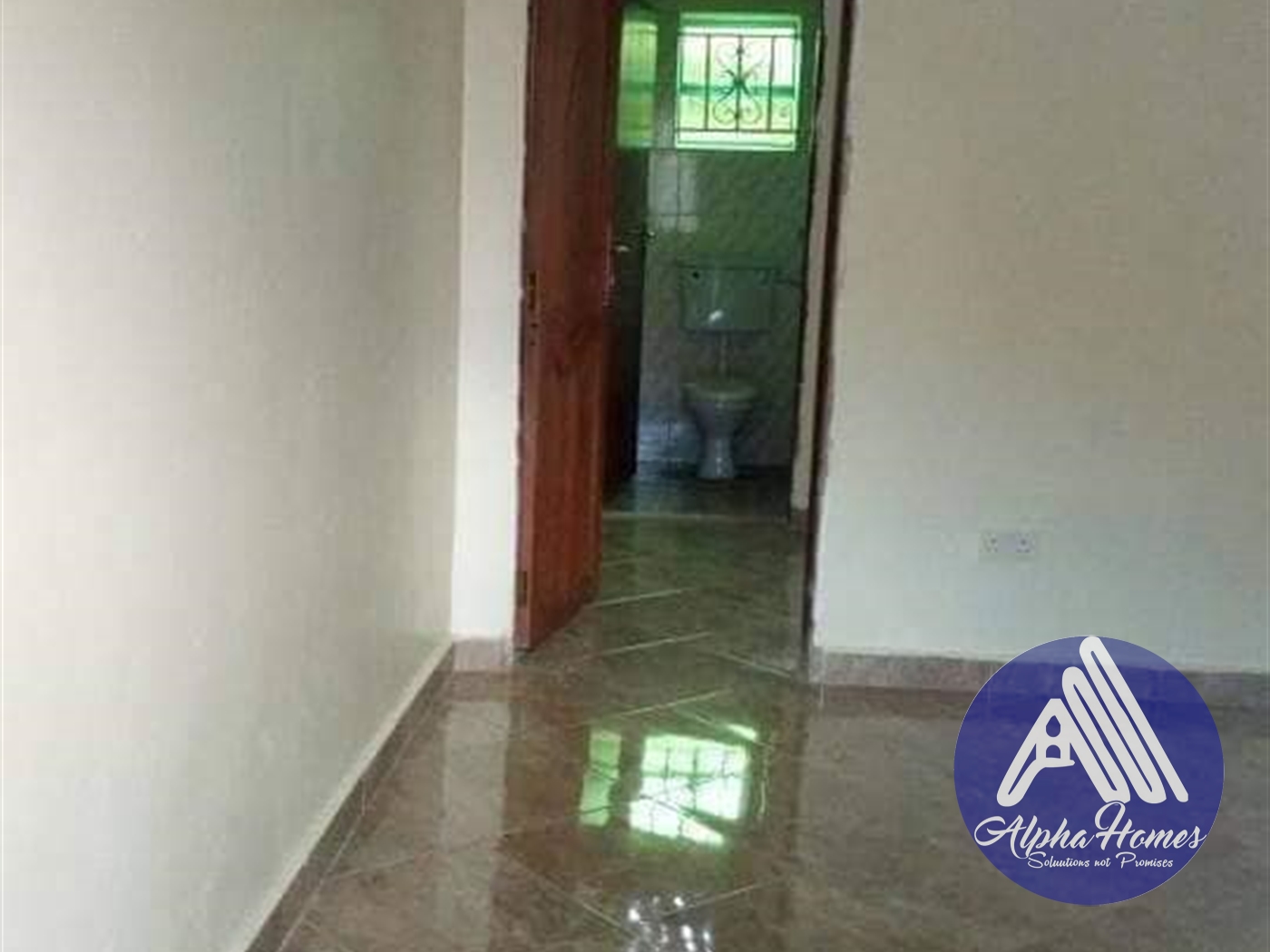 Semi Detached for rent in Mpererwe Kampala