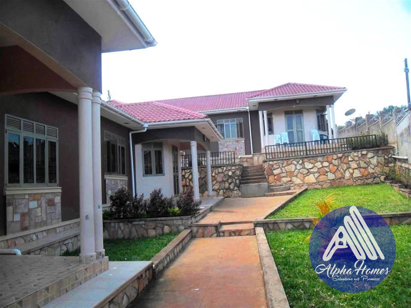 Semi Detached for rent in Kisaasi Kampala