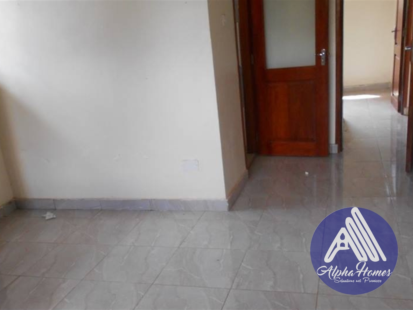 Duplex for rent in Kiwaatule Kampala