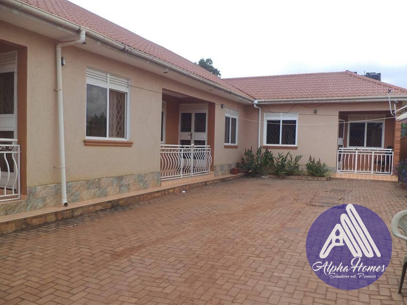 Semi Detached for rent in Kisaasi Kampala