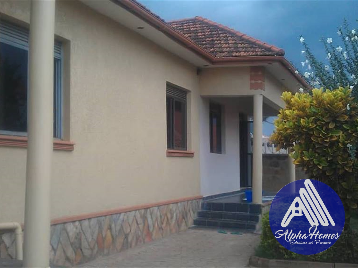 Semi Detached for rent in Naalya Kampala