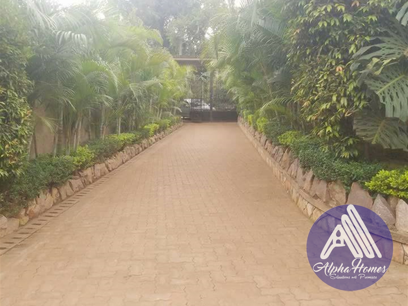 Semi Detached for rent in Kisaasi Kampala