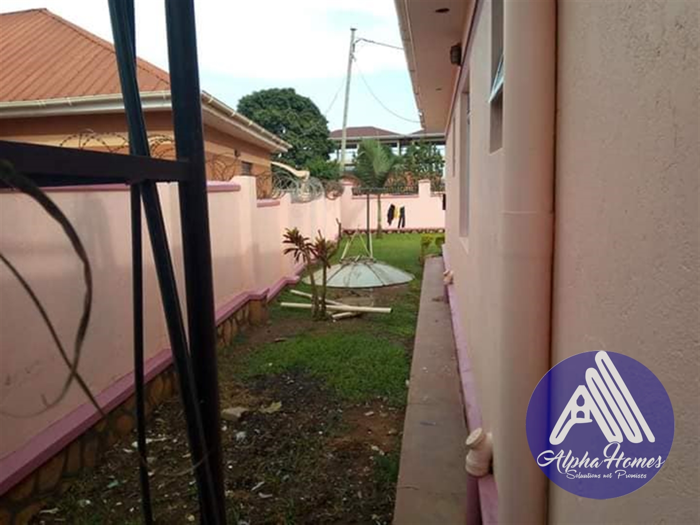 Bungalow for sale in Kyaliwajjala Wakiso