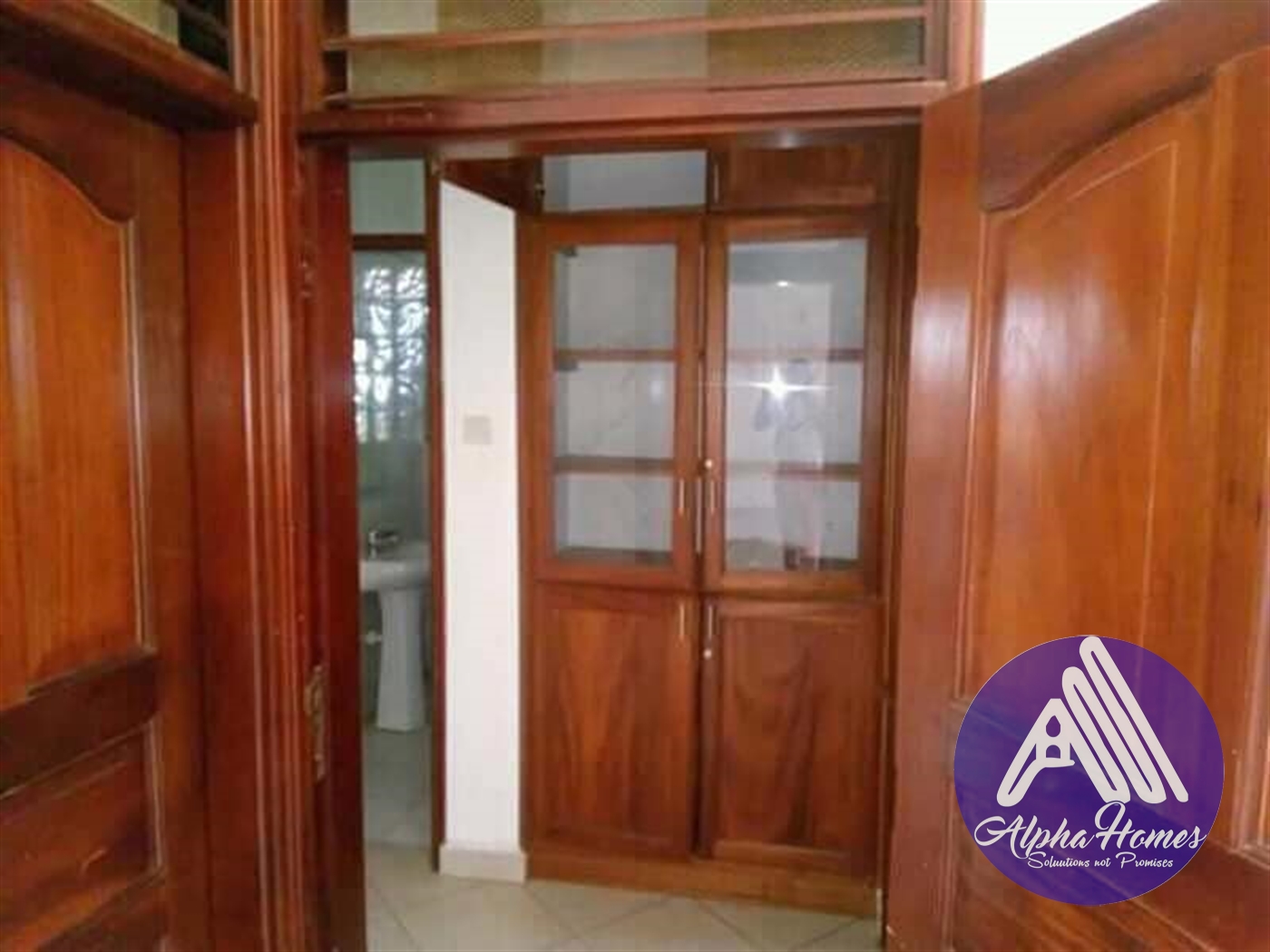 Semi Detached for rent in Bweyogerere Wakiso