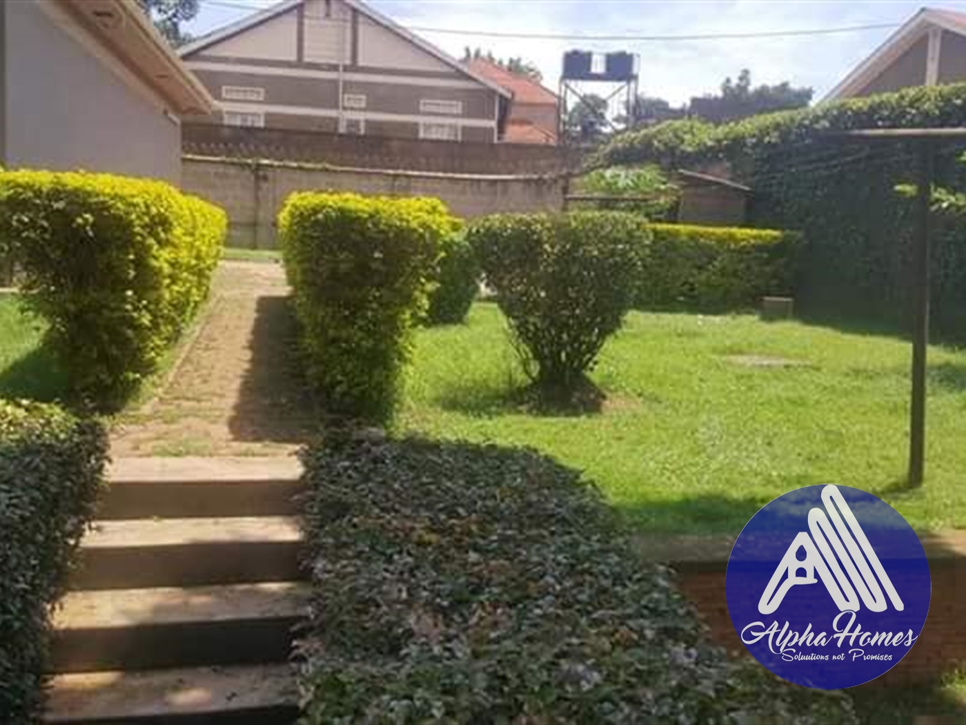 Bungalow for rent in Naalya Kampala