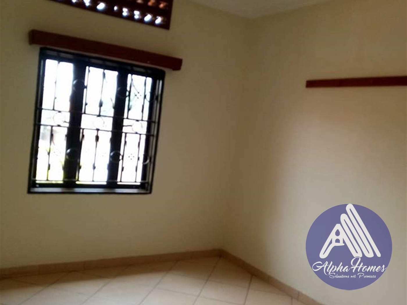 Semi Detached for rent in Kulambilo Kampala