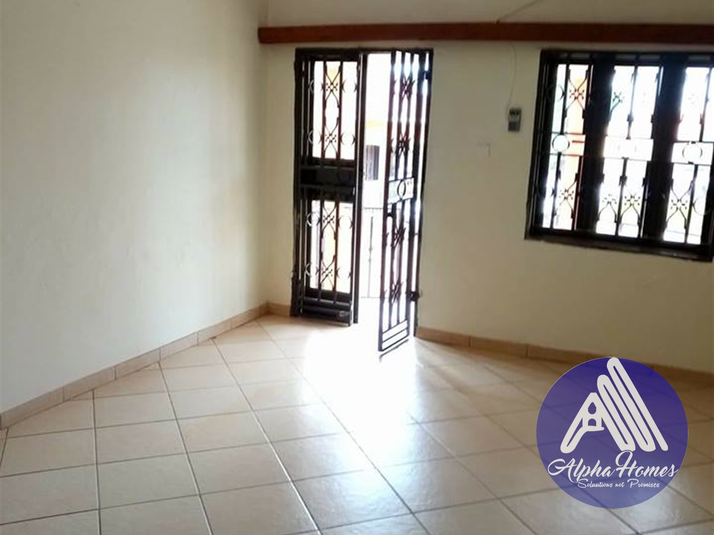 Semi Detached for rent in Kulambilo Kampala