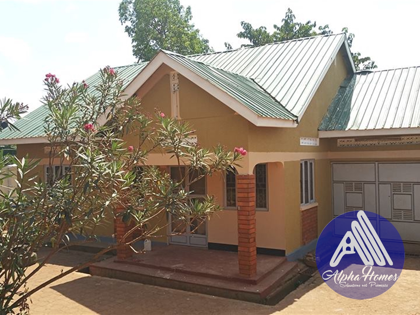 Bungalow for rent in Naalya Kampala