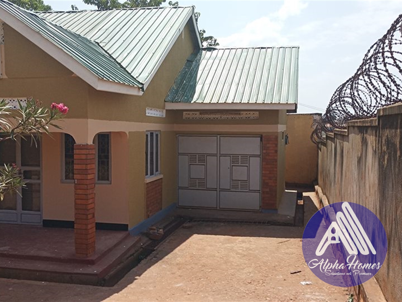 Bungalow for rent in Naalya Kampala